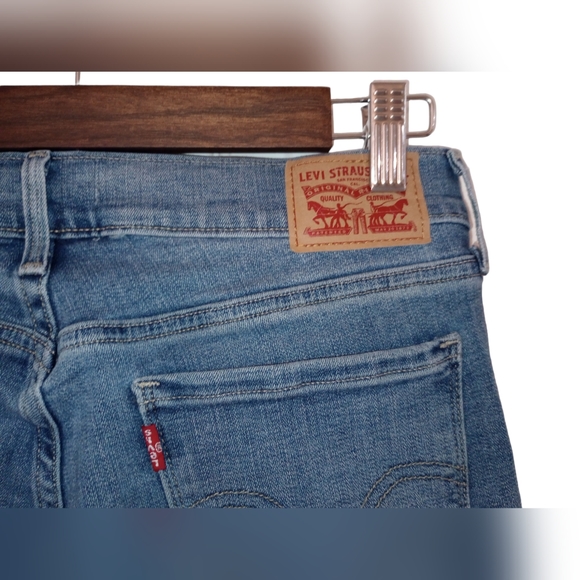 Women's Levi's 505 Straight Leg Jeans - Picture 5 of 6